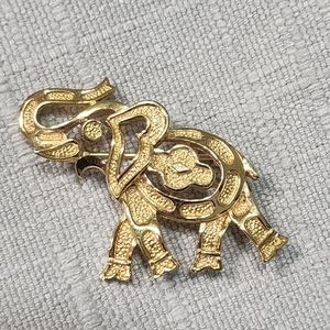 Signed Trifari Vintage Gold Tone Elephant Brooch 2"